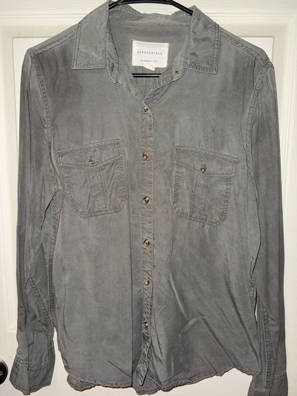 Aéropostale Classic Fit Button-Up Shirt - Gray